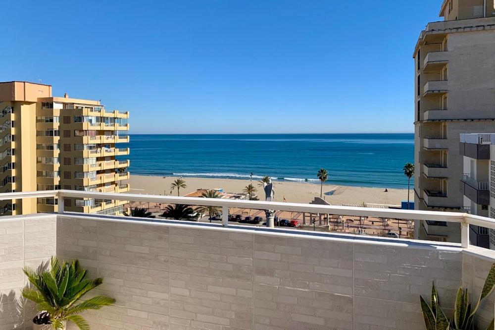 Apartamento Luxury Penthouse, Sea Views, 50M From The Beach! Fuengirola Exterior foto